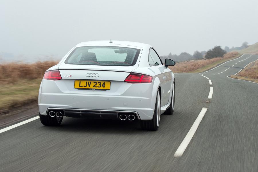  Audi TTS Coupe (8S) 2015 года  (UK) (фото 10 из 22)